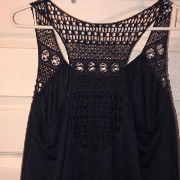 Crochet navy blue tank, very flowy and whimsical - Picture 3 of 3